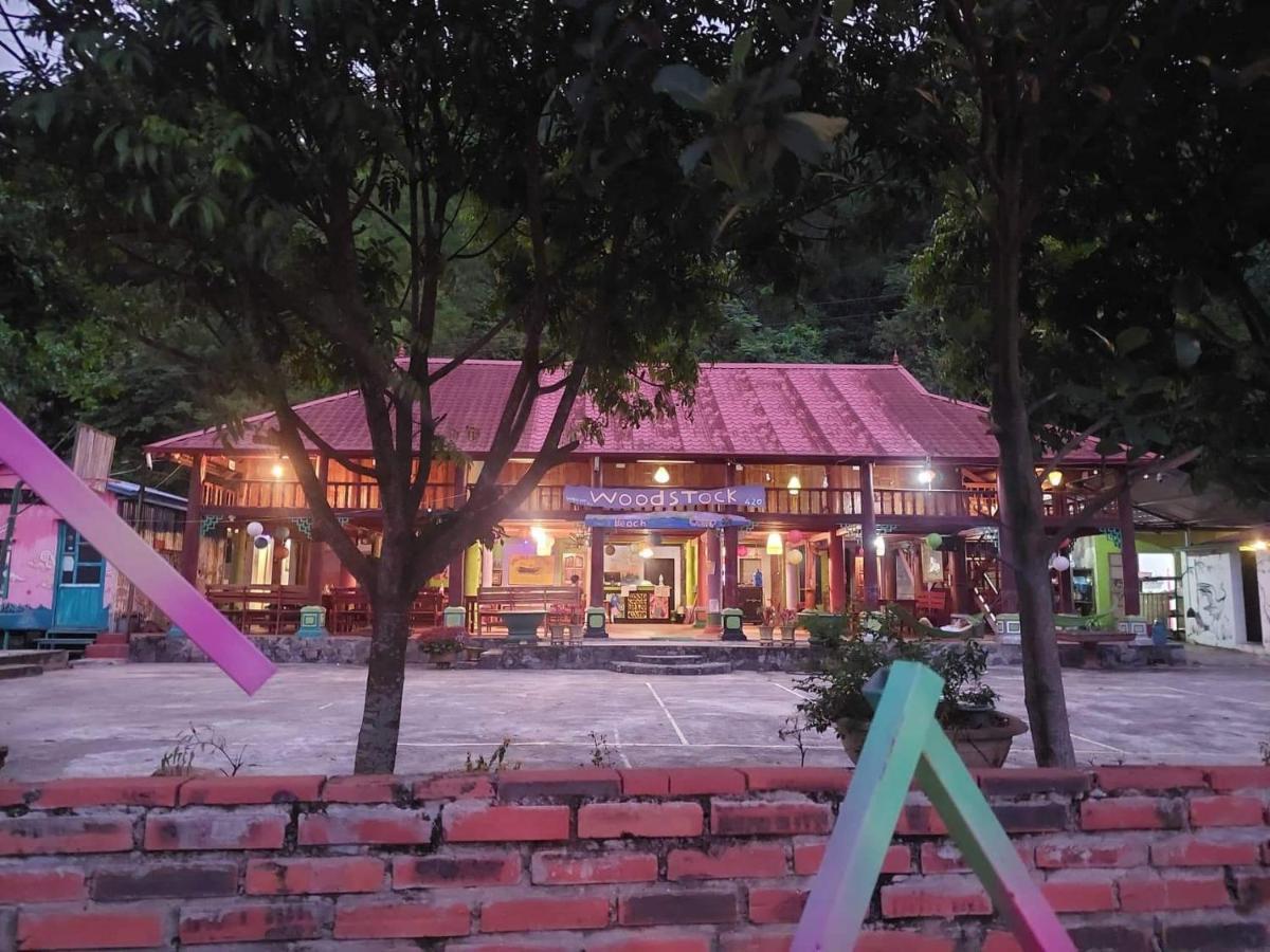 Woodstock Beach Camp Hien Hao Bagian luar foto